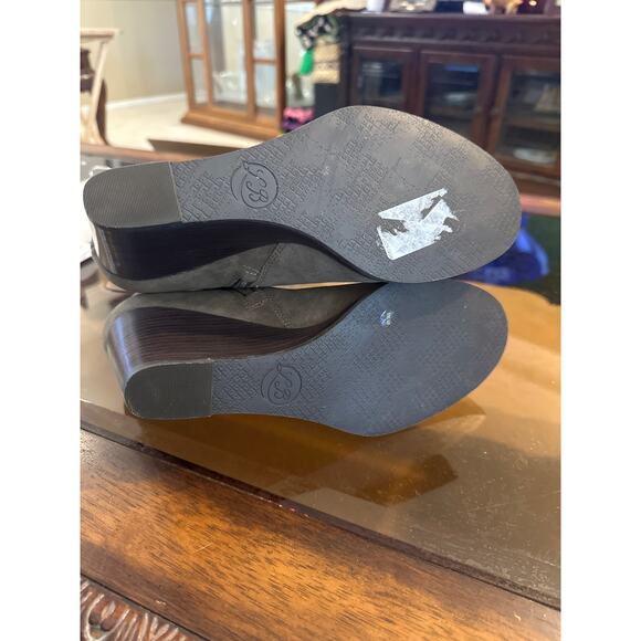 Women’s Lucky Brand Yimina Tan Suede Wedge Bootie.  Size 9 - Picture 5 of 5